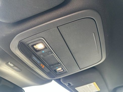 Used 2025 Ford Explorer ST-Line w/ ST-Line Street Pack image 17