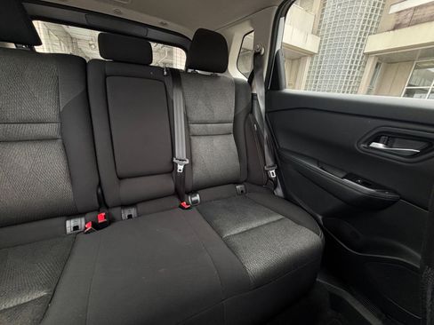 Used 2025 Nissan Rogue SV image 39