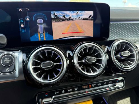 New 2026 Mercedes-Benz GLB 250 image 18
