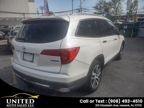 Used 2016 Honda Pilot Touring image 8