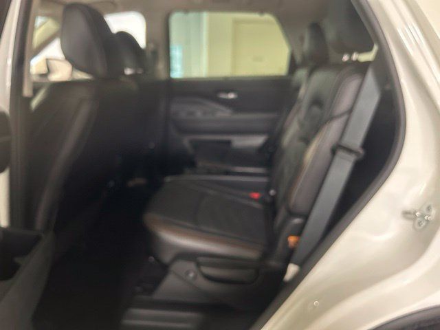 Used 2024 Nissan Pathfinder Platinum AWD/4WD image 24
