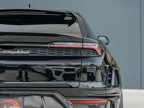 Used 2025 Lamborghini Urus SE image 49