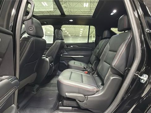 Used 2024 Chevrolet Traverse Z71 image 14