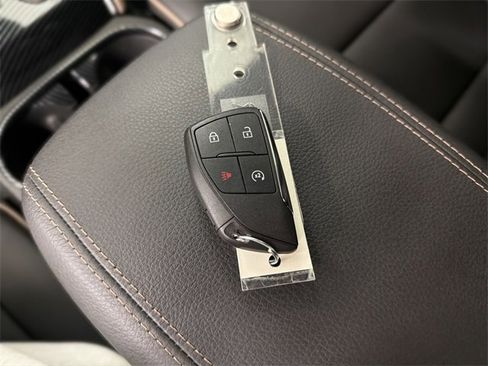 Used 2024 GMC Canyon Denali image 33