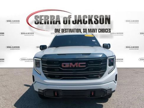 Used 2023 GMC Sierra 1500 AT4 w/ Technology Package AWD/4WD image 3
