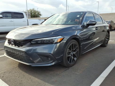 Used 2022 Honda Civic Sport Touring image 2