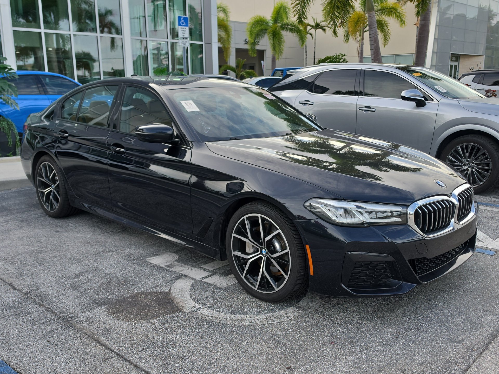Used 2023 BMW 530i w/ M Sport Package RWD image 3