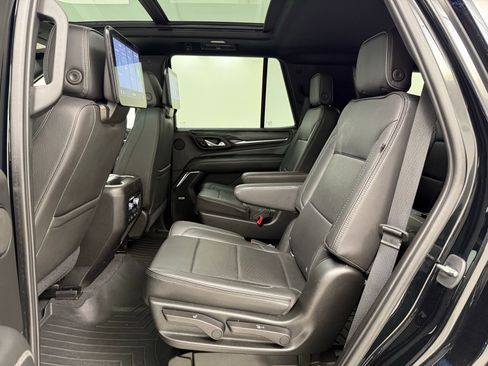 Used 2021 GMC Yukon Denali w/ Denali Premium Package image 24
