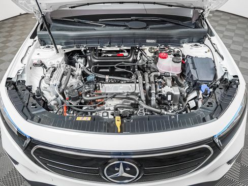Certified 2023 Mercedes-Benz EQB 300 4MATIC w/ Exclusive Package image 4