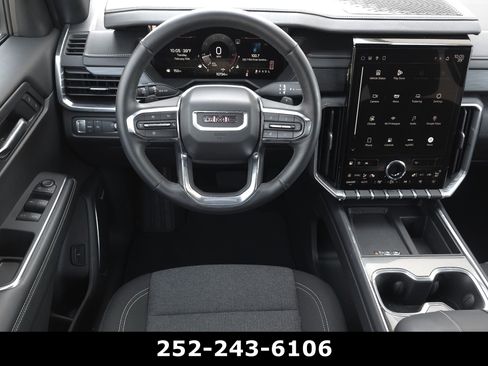 Used 2025 GMC Acadia Elevation image 12