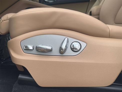 Used 2025 Porsche Macan image 15