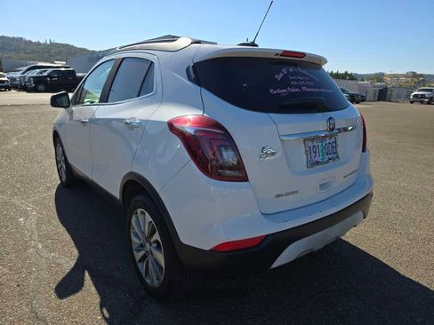 Used 2017 Buick Encore Preferred FWD image 2
