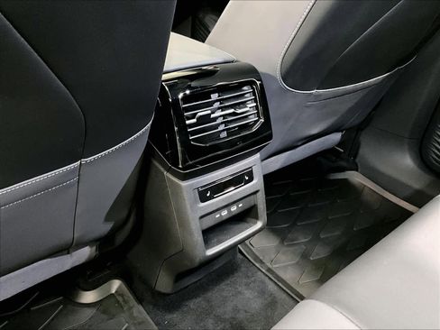 Used 2023 Volkswagen ID.4 Pro S Plus image 37