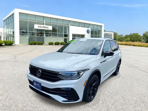 Used 2024 Volkswagen Tiguan SE R-Line AWD/4WD image 1
