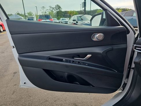 Used 2024 Hyundai Elantra SEL FWD image 32