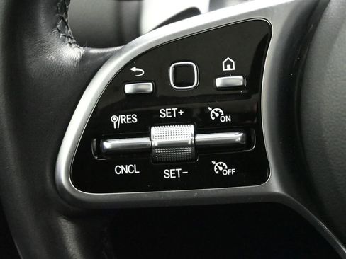 Used 2023 Mercedes-Benz GLB 250 4MATIC image 7