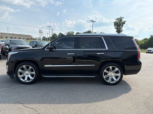 Used 2019 Cadillac Escalade Luxury AWD/4WD image 7