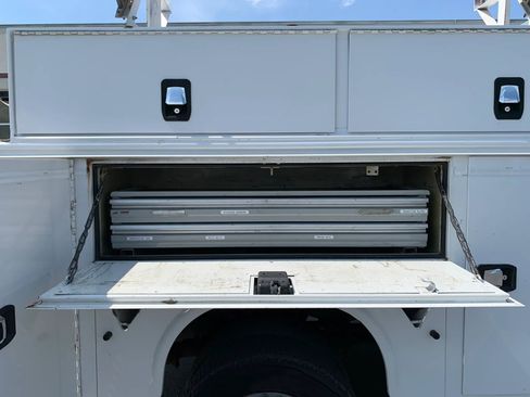 Used 2016 Ford F550 4x4 Crew Cab Super Duty image 42