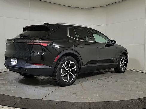 Used 2026 Chevrolet Equinox EV LT image 7