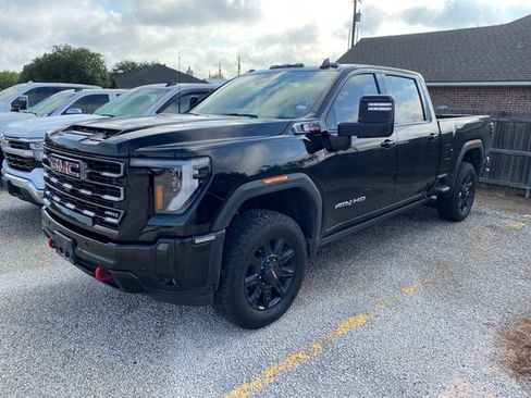 Used 2025 GMC Sierra 2500 AT4 w/ AT4 Premium Plus Package AWD/4WD image 2
