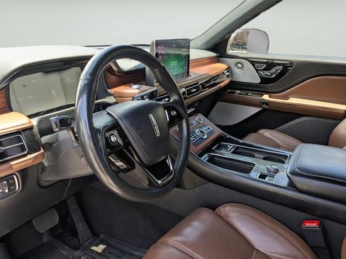 Used 2023 Lincoln Aviator Grand Touring w/ Equipment Group 301A AWD/4WD image 7