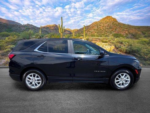 Used 2023 Chevrolet Equinox LT FWD image 3