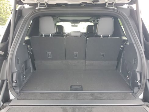 New 2026 Lincoln Navigator Reserve AWD/4WD image 32