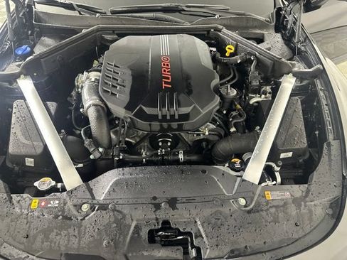 Used 2022 Kia Stinger GT2 AWD/4WD image 11