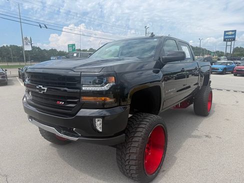 Used 2018 Chevrolet Silverado 1500 LT w/ All Star Edition AWD/4WD image 2