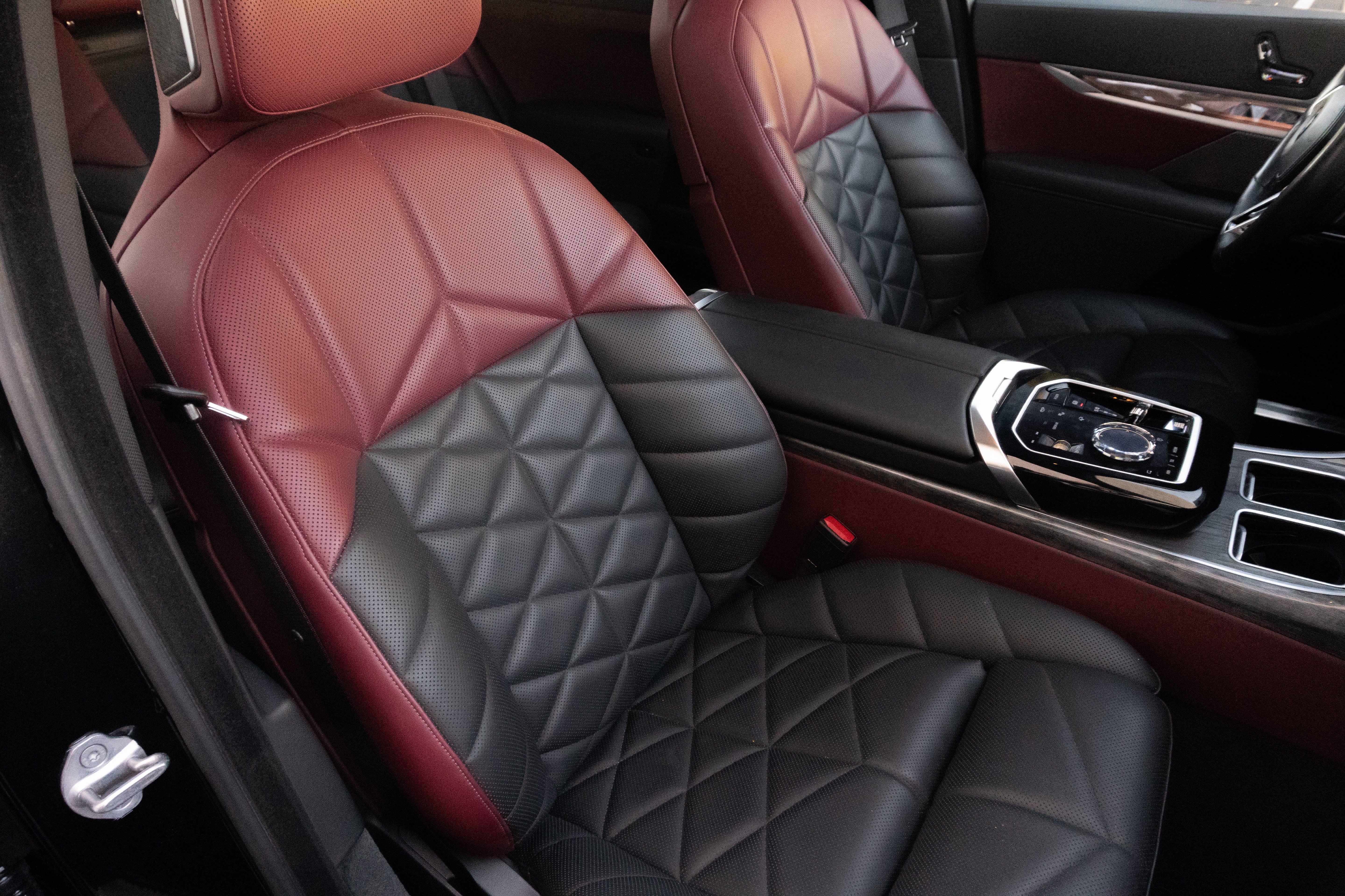 Certified 2024 BMW 740i w/ Premium Package 2 RWD image 14