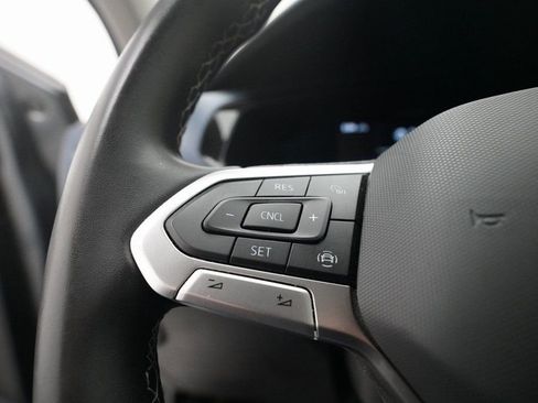 Used 2022 Volkswagen Taos SE image 17