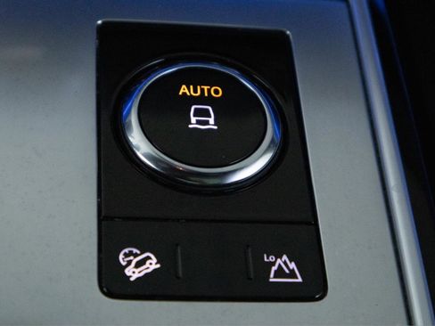 Used 2023 Land Rover Range Rover SE AWD/4WD image 27