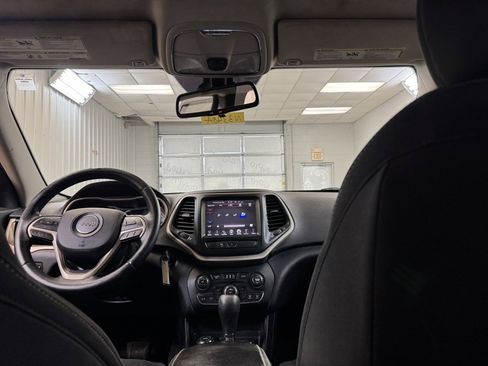 Used 2016 Jeep Cherokee Latitude w/ Safety/Convenience Group image 19