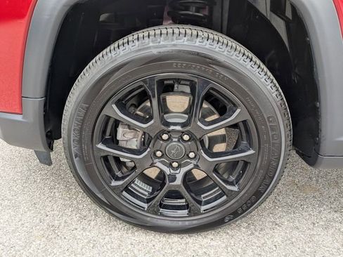 Used 2025 Jeep Compass Latitude w/ Altitude Special Edition image 21