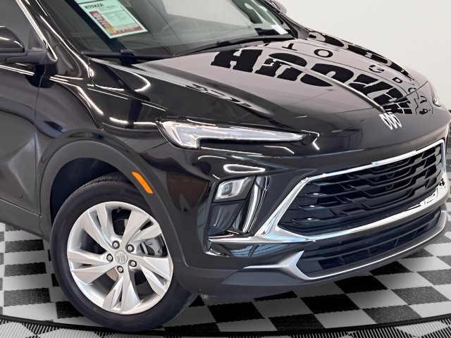 Certified 2025 Buick Encore GX Preferred AWD/4WD image 10