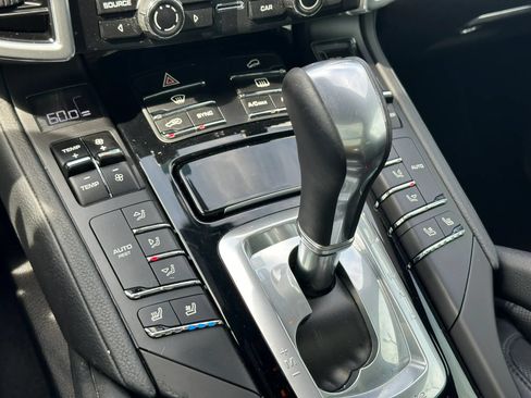 Used 2016 Porsche Cayenne AWD/4WD image 29