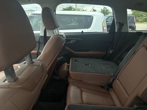 Used 2022 Audi Q7 Premium Plus image 12