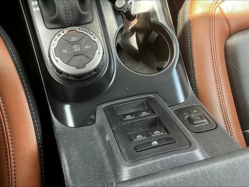 Used 2024 Ford Bronco Outer Banks image 34