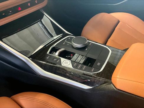 Certified 2023 BMW 330i xDrive Sedan w/ Premium Package AWD/4WD image 15
