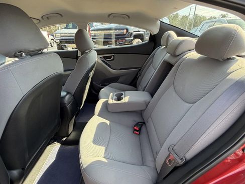 Used 2016 Hyundai Elantra SE image 7