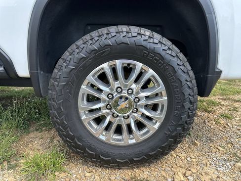 Used 2022 Chevrolet Silverado 2500 High Country w/ Z71 Off-Road Package AWD/4WD image 16