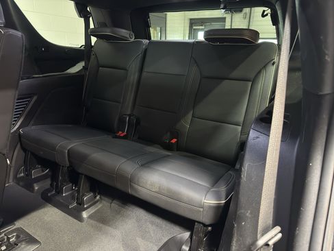 Used 2023 GMC Yukon SLT image 12
