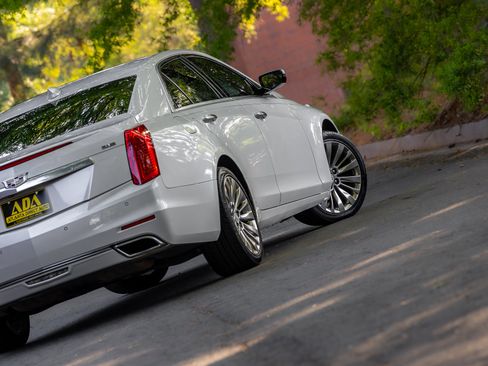 Used 2016 Cadillac CTS Luxury RWD image 24
