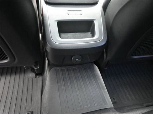 Certified 2024 Volvo S60 B5 Core image 21