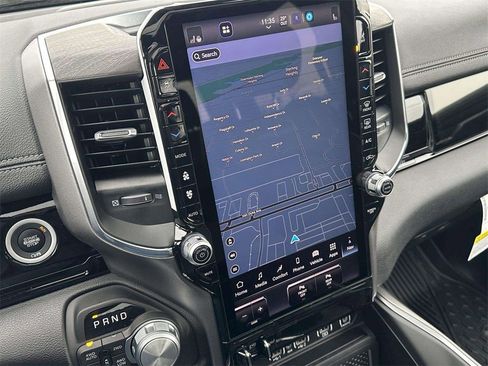 New 2026 RAM 1500 4x4 Crew Cab image 11