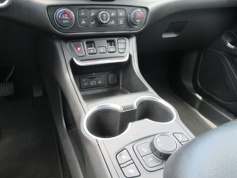 Used 2020 GMC Terrain SLT w/ Preferred Package FWD image 25