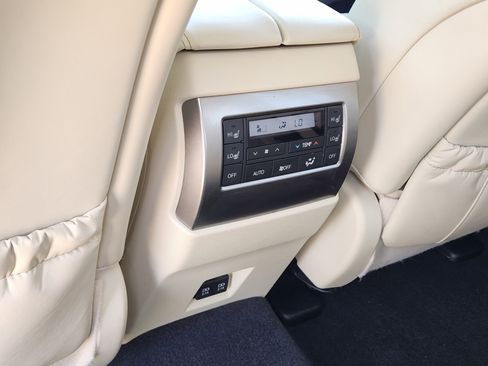 Used 2022 Lexus GX 460 Luxury w/ Sport Design Package image 41