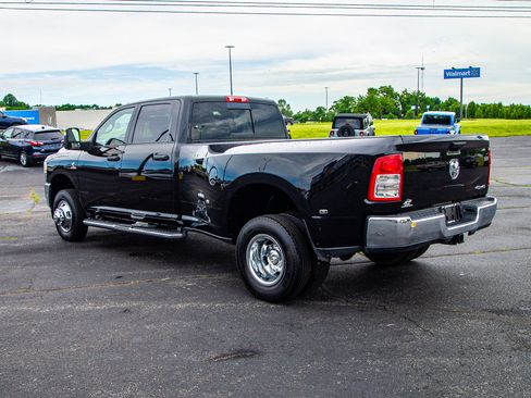 Used 2024 RAM 3500 Tradesman w/ Chrome Appearance Group AWD/4WD image 5
