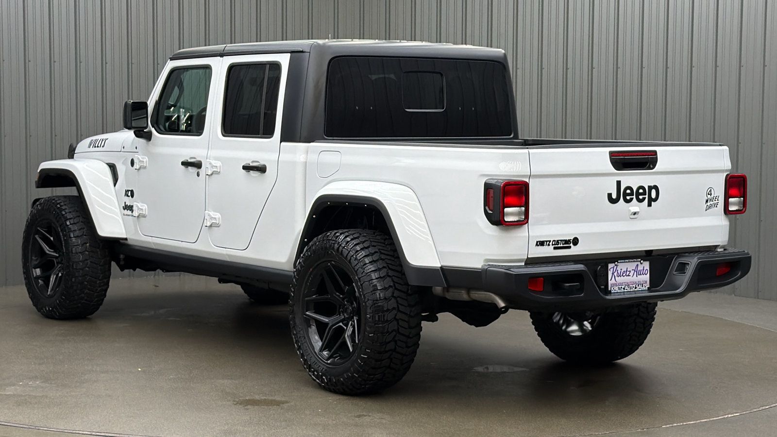 Used 2023 Jeep Gladiator Sport AWD/4WD image 3