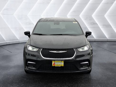 New 2026 Chrysler Pacifica Select image 9